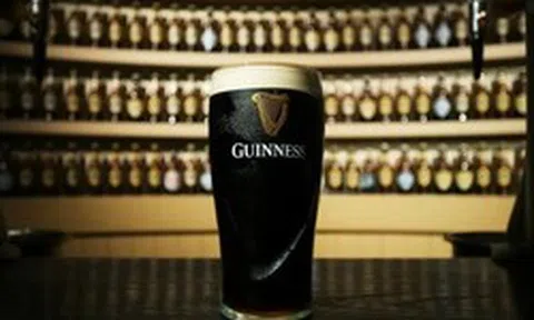 Trí tuệ nhân tạo lấy cảm hứng từ một ngôi sao truyền hình thực tế đã gọi điện đến 3.000 quán rượu để tìm ra cốc bia Guinness rẻ nhất ở Ireland