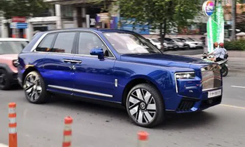 Xe siêu sang Rolls-Royce 40 tỷ của đại gia Sài Gòn gắn biển đấu giá 395 triệu
