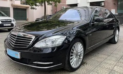Xe doanh nhân Mercedes-Benz S500 15 năm tuổi giá rẻ ngang Toyota Vios mua mới
