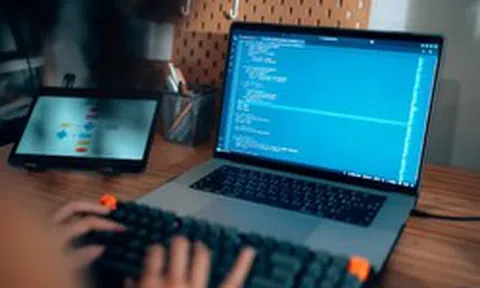 Kỹ sư công nghệ có phải “nạn nhân đầu tiên” của AI? 3 bài học sống còn trong kỷ nguyên mới