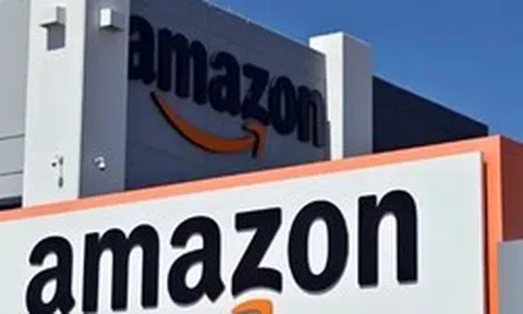 Amazon tăng tốc trong “canh bạc AI”