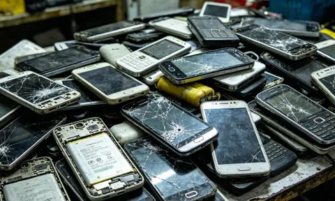 Bong bóng điện thoại cũ tan vỡ