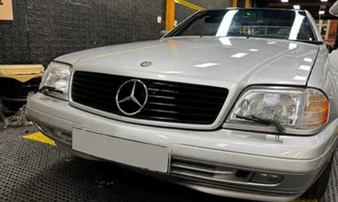 Hàng hiếm Mercedes-Benz R129 tại Việt Nam, xe 30 năm tuổi giá đắt hơn siêu xe