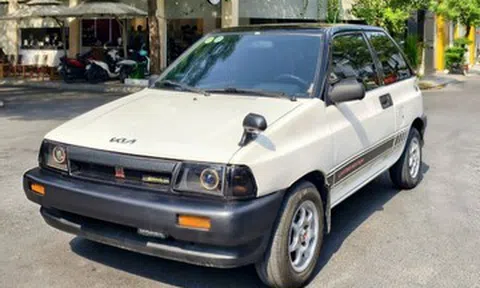 'Huyền thoại' Kia Pride 3 cửa hiếm gặp, 38 năm tuổi đắt gấp đôi giá thị trường