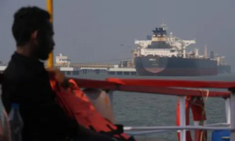 Một đối thủ của Iran đã âm thầm tìm ra cách "thông eo biển Hormuz": Cách làm thì đơn giản nhưng có một vấn đề