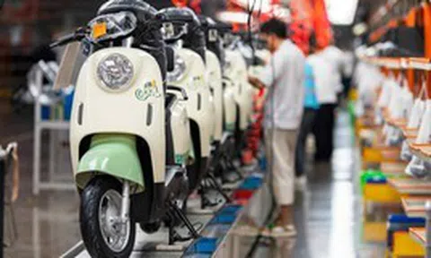 'Thời tới cản không kịp', xe máy điện Trung Quốc ồ ạt đổ bộ vào thị trường hơn 700 triệu dân, có nơi cung không đủ cầu - đâu là nguyên nhân?