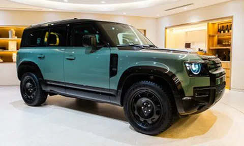 SUV off-road cực hiếm Land Rover Defender Trophy về Việt Nam chỉ 2 chiếc