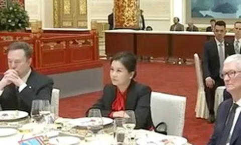 Chuyện về nữ tỉ phú Trung Quốc ngồi giữa Tim Cook và Elon Musk trong quốc yến