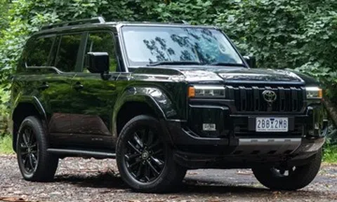 Hơn 13.000 xe Toyota Land Cruiser Prado bị triệu hồi vì lỗi gây 'mù thông tin'