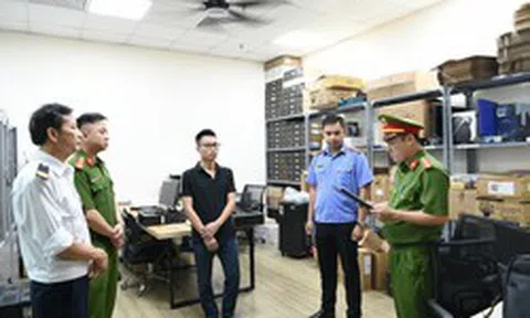 [Ảnh] Khám xét khẩn cấp 5 địa điểm, 3 công ty trong vụ án xâm phạm bản quyền máy tính đầu tiên ở Việt Nam
