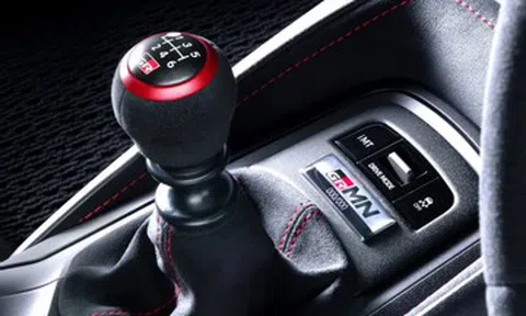Toyota muốn xe điện lái như xe số sàn, nhả côn sai bị giật cục, chết máy