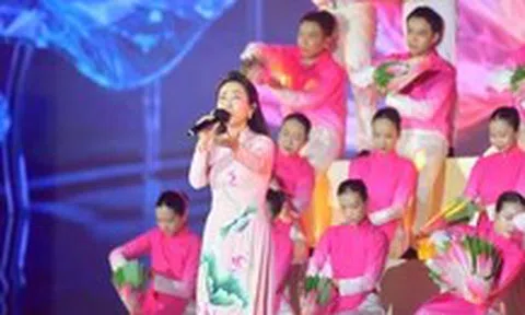 'Rạng rỡ tên Người' kết nối triệu trái tim hướng về thành phố 50 năm mang tên Bác