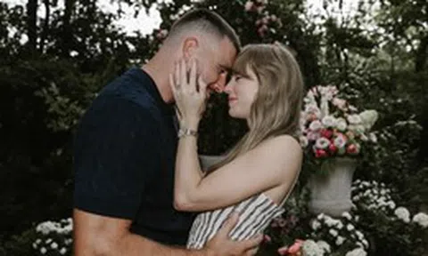 Taylor Swift chính thức kết hôn