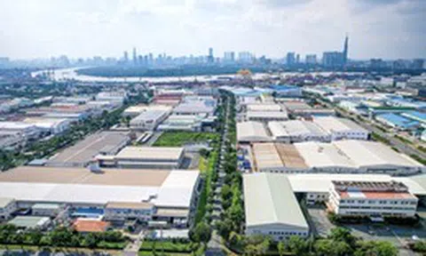 Hàng chất lượng cao vào khu công nghiệp