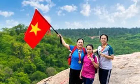 Mùa hè cùng con lên rừng, xuống biển: Trải nghiệm thay vì dán mắt vào điện thoại