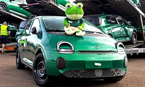 Renault đưa lô xe điện 'mắt ếch' giá rẻ sang Anh nhưng khách hàng chỉ đứng ngắm