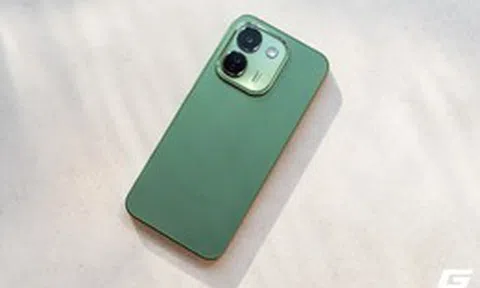 Trên tay vivo V80 Lite 5G: Pin “khủng” 10.000 mAh nhưng thân máy vẫn đẹp, gọn gàng hơn tưởng tượng
