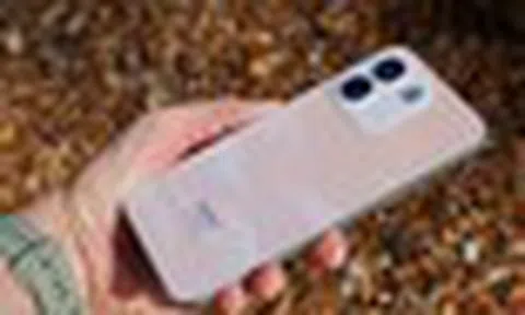 Cũng tên "17 Pro Max" nhưng điện thoại này rẻ hơn iPhone 17 đến cả 10 triệu, pin dùng 3 ngày không cần cắm sạc