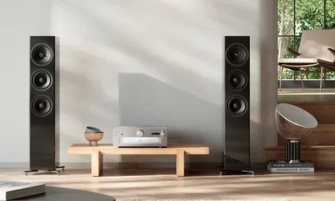 Technics nâng cấp “nhẹ” dòng Grand Class với ampli SU-G700M2 và loa cột đồng trục SB-G90M2