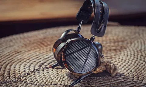 Audeze LCD-5 - Tai nghe ultra hi-end từ phẳng với nhiều cải tiến, nặng chỉ 420 gram