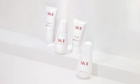 Tỏa sáng rạng rỡ từ sâu bên trong với bộ sản phẩm dưỡng sáng da của SK-II