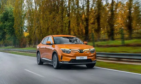 Gần 21.800 ô tô điện VinFast đến tay khách hàng trong 6 tháng đầu năm 2024