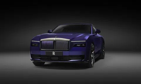 Rolls-Royce giới thiệu Black Badge Spectre: Bí ẩn và cá tính từ những sắc màu táo bạo