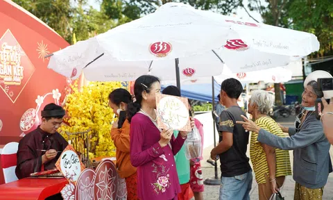 Chuỗi sự kiện cộng đồng thuộc chiến dịch “Chung Vị Tết Việt – Gắn Kết Muôn Miền” của SABECO đặt chân đến Vĩnh Long và Cần Thơ