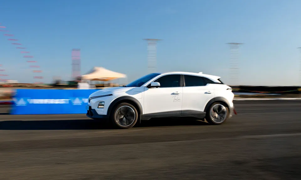 Chủ xe kể chuyện đổi từ xe xăng sang VinFast VF 6: “Cảm giác như… từ nhà lá lên chung cư”